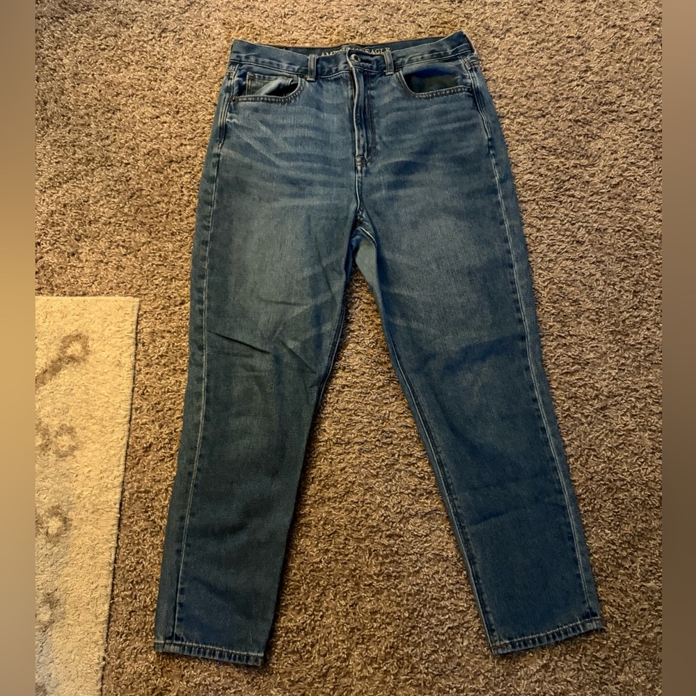American Eagle mom jeans size 8 short